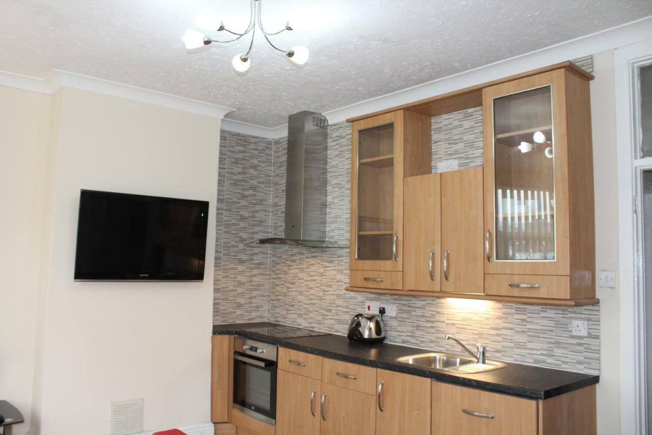 Van Apartments كيرفيلي المظهر الخارجي الصورة